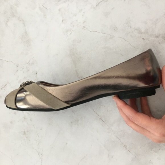 Elegant Metallic Velvet Heart Buckle Flats Shoes - Picture 7 of 16